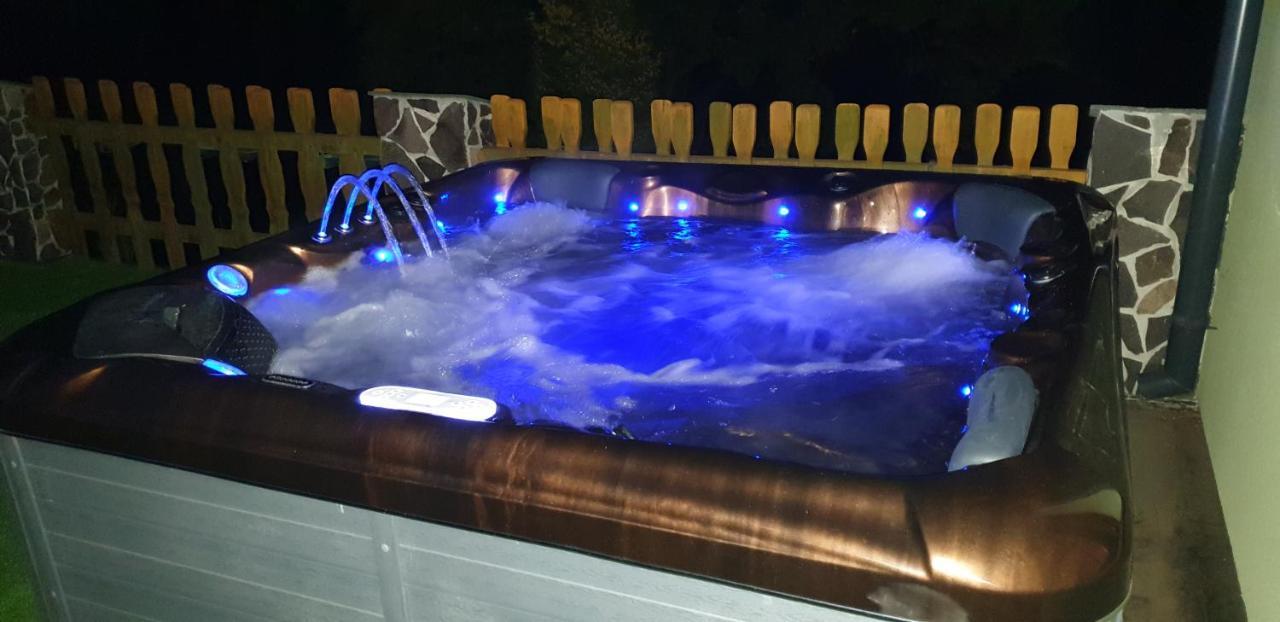 Forrest Hotel Chomutov Kültér fotó