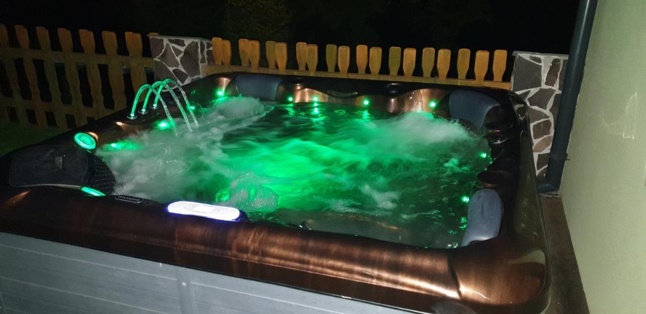 Forrest Hotel Chomutov Kültér fotó