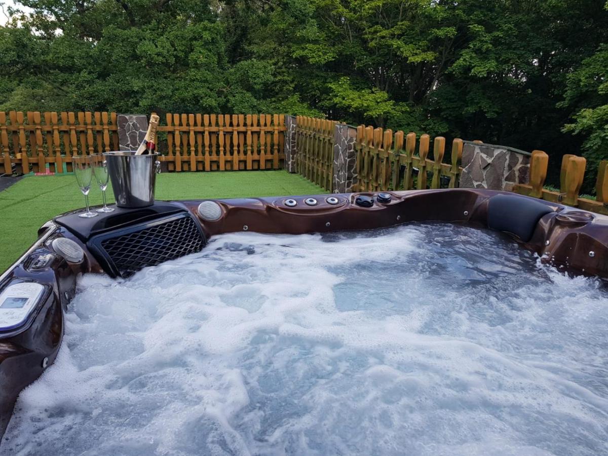 Forrest Hotel Chomutov Kültér fotó