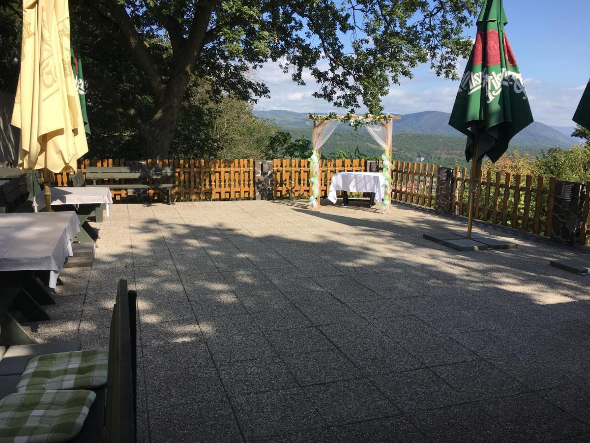 Forrest Hotel Chomutov Kültér fotó
