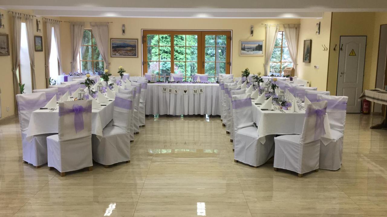 Forrest Hotel Chomutov Kültér fotó
